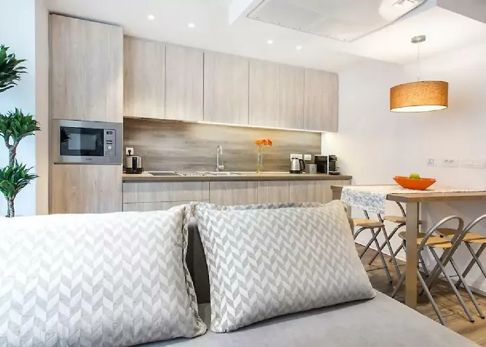 דירה ★ Exclusive ★ Free Garage ★